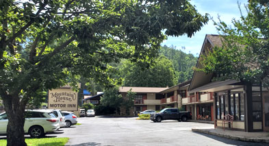 Gatlinburg Hotel near Ripleys Aquarium
